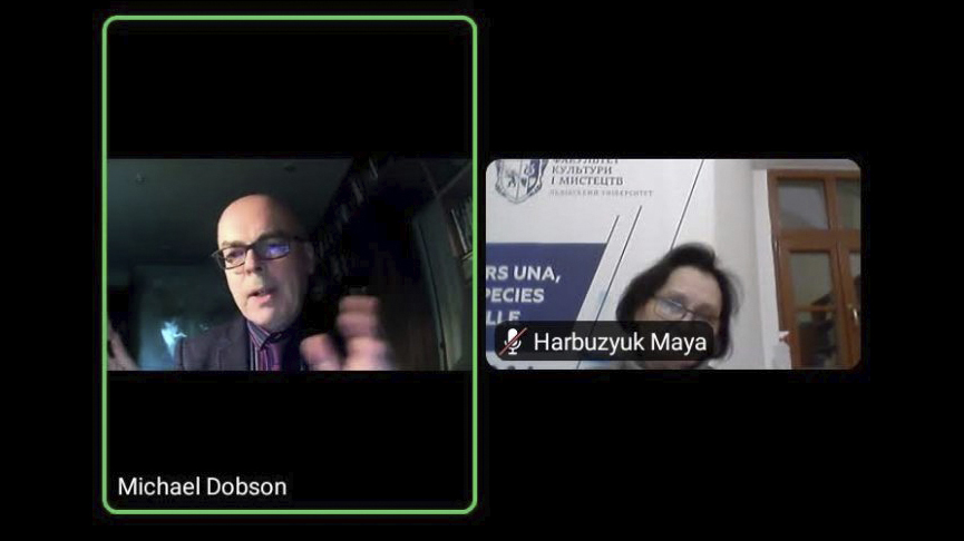 Моменти бінарної лекції Майкла Добсона і Кел- лі Гантер “«Перікл» і Україна: діялог” (в рамках проєкту “«Перікл» для України”). Листопад, 2022 р.